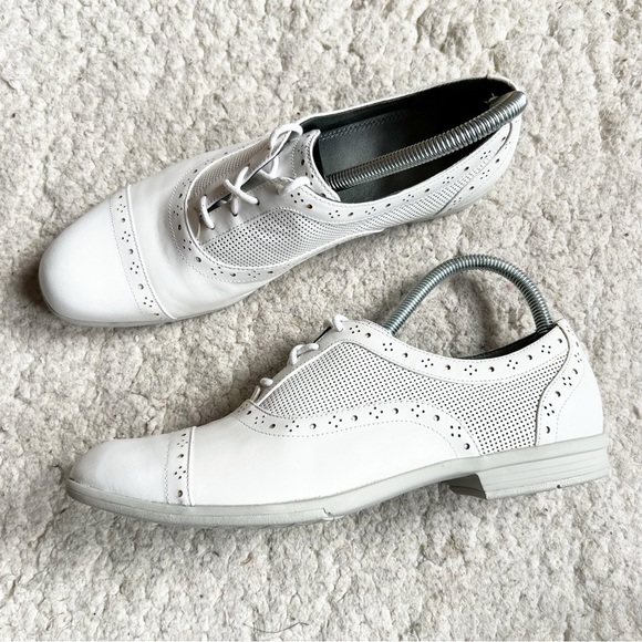 Cole Haan: Women's Lunarlon White Leather Lace Up Oxfords Style D34374 Size 9B - Picture 1 of 12
